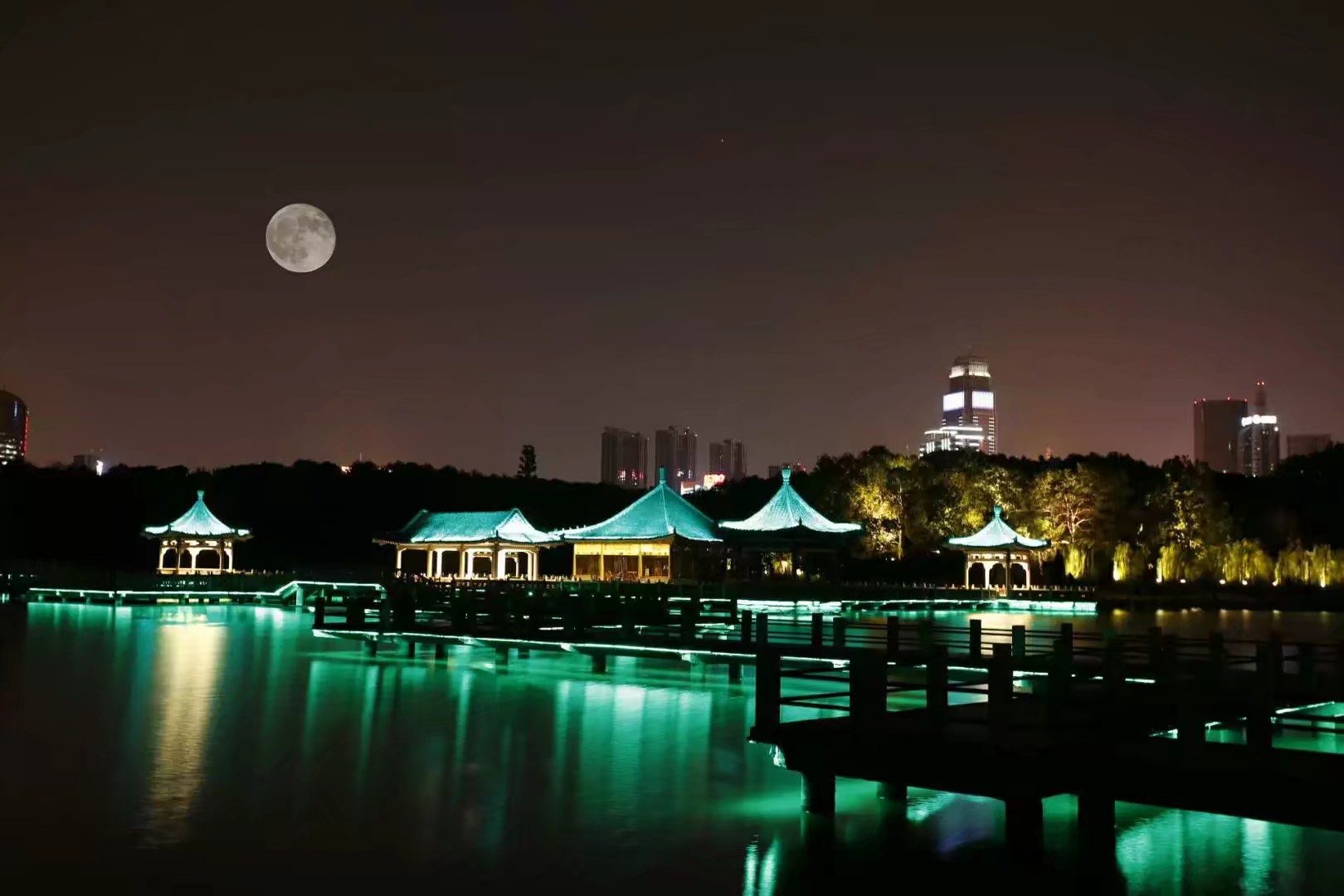 東湖山公園游玩攻略_東湖梨園景區游玩攻略_東湖之眼游玩攻略