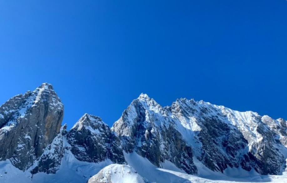玉龍雪山里面的藍(lán)月谷收費(fèi)嗎_玉龍雪山藍(lán)月谷游玩攻略_玉龍雪山腳下的藍(lán)月谷