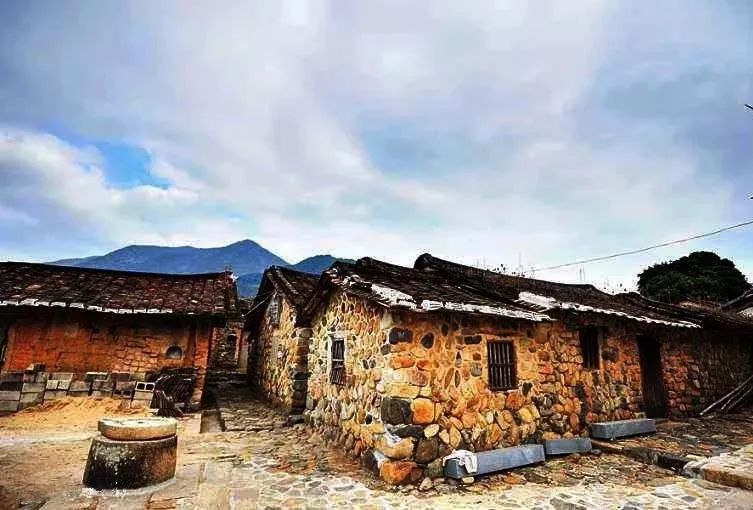 泰山村風(fēng)景區(qū)_泰山村門票_長泰山重村旅游攻略